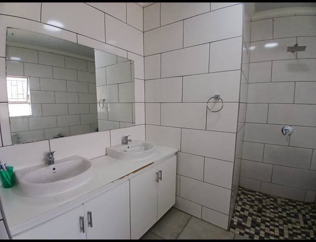 4 BEDROOM FREESTANDING FOR SALE IN SUNAIR PARK
